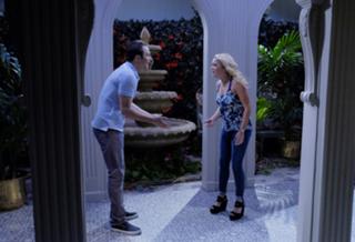 Emily Osment feet photo thumbnail