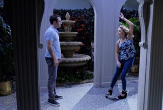 Emily Osment feet photo thumbnail