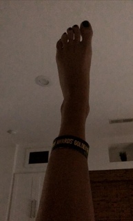 Emily Osment feet photo thumbnail