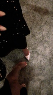 Emily Osment feet photo thumbnail