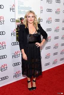 Emily Osment feet photo thumbnail