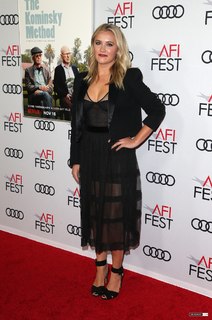 Emily Osment feet photo thumbnail