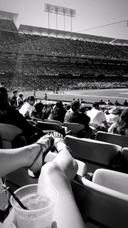 Emily Osment feet photo thumbnail
