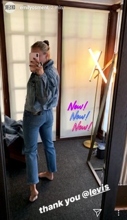 Emily Osment feet photo thumbnail