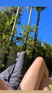 Emily Osment feet photo thumbnail