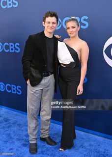 Emily Osment feet photo thumbnail