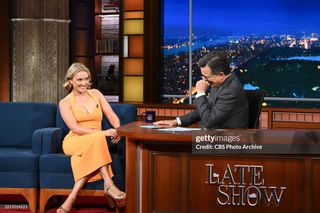 Emily Osment feet photo thumbnail