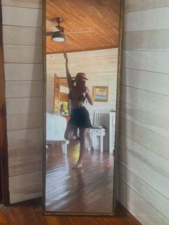 Emily Osment feet photo 3
