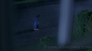 Emily Perkins feet photo 1