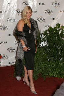 Emily Procter feet photo thumbnail