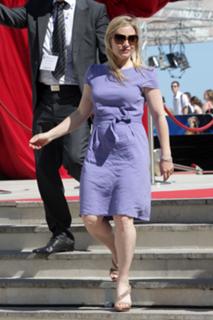 Emily Procter feet photo thumbnail