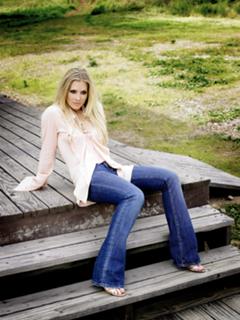Emily Procter feet photo thumbnail