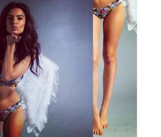 Emily Ratajkowski feet photo thumbnail