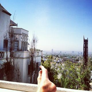 Emily Ratajkowski feet photo thumbnail