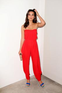 Emily Ratajkowski feet photo thumbnail