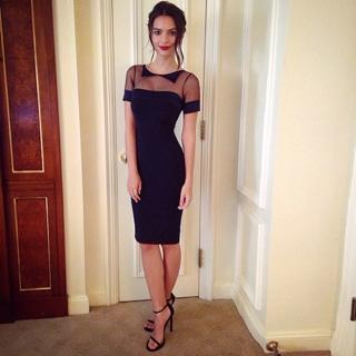 Emily Ratajkowski feet photo thumbnail