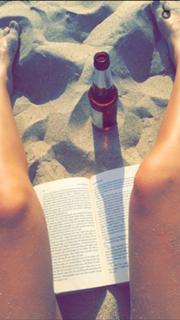 Emily Ratajkowski feet photo thumbnail