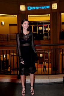 Emily Ratajkowski feet photo thumbnail