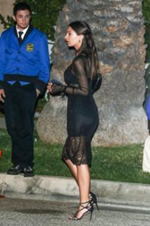 Emily Ratajkowski feet photo thumbnail