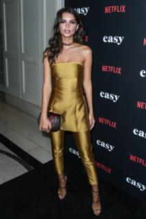 Emily Ratajkowski feet photo thumbnail