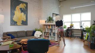 Emily Ratajkowski feet photo thumbnail