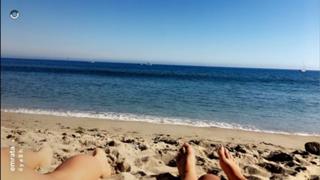 Emily Ratajkowski feet photo thumbnail