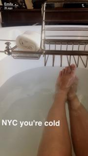 Emily Ratajkowski feet photo thumbnail