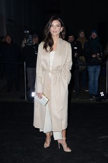Emily Ratajkowski feet photo thumbnail