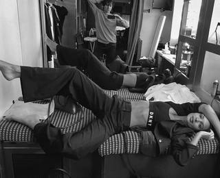 Emily Ratajkowski feet photo thumbnail