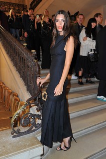 Emily Ratajkowski feet photo thumbnail