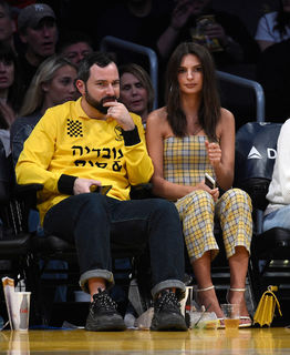 Emily Ratajkowski feet photo thumbnail