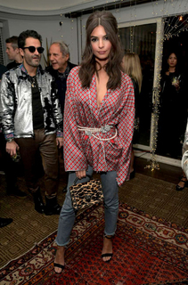 Emily Ratajkowski feet photo thumbnail