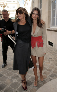 Emily Ratajkowski feet photo thumbnail