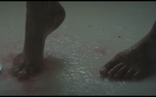 Emily Ratajkowski feet photo thumbnail