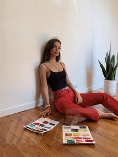 Emily Ratajkowski feet photo thumbnail