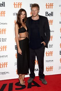 Emily Ratajkowski feet photo thumbnail