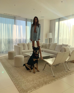 Emily Ratajkowski feet photo thumbnail