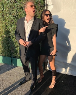 Emily Ratajkowski feet photo thumbnail