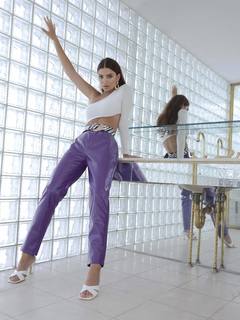 Emily Ratajkowski feet photo thumbnail