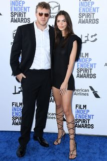 Emily Ratajkowski feet photo thumbnail