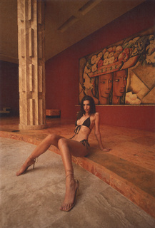 Emily Ratajkowski feet photo thumbnail