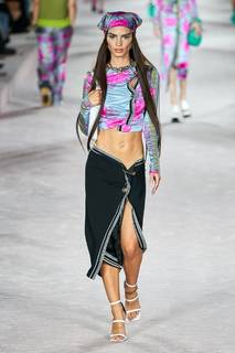 Emily Ratajkowski feet photo thumbnail