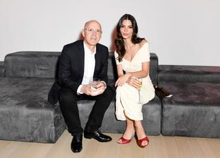 Emily Ratajkowski feet photo thumbnail