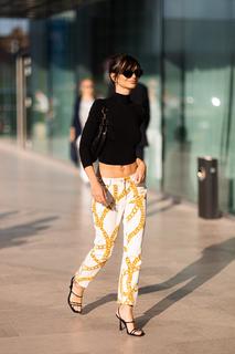 Emily Ratajkowski feet photo thumbnail