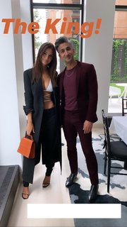 Emily Ratajkowski feet photo thumbnail