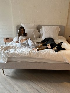 Emily Ratajkowski feet photo thumbnail