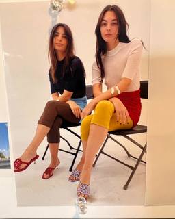 Emily Ratajkowski feet photo thumbnail