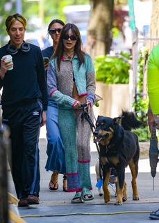 Emily Ratajkowski feet photo thumbnail
