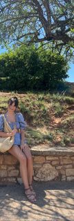 Emily Ratajkowski feet photo thumbnail