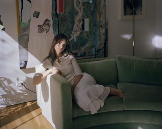 Emily Ratajkowski feet photo thumbnail
